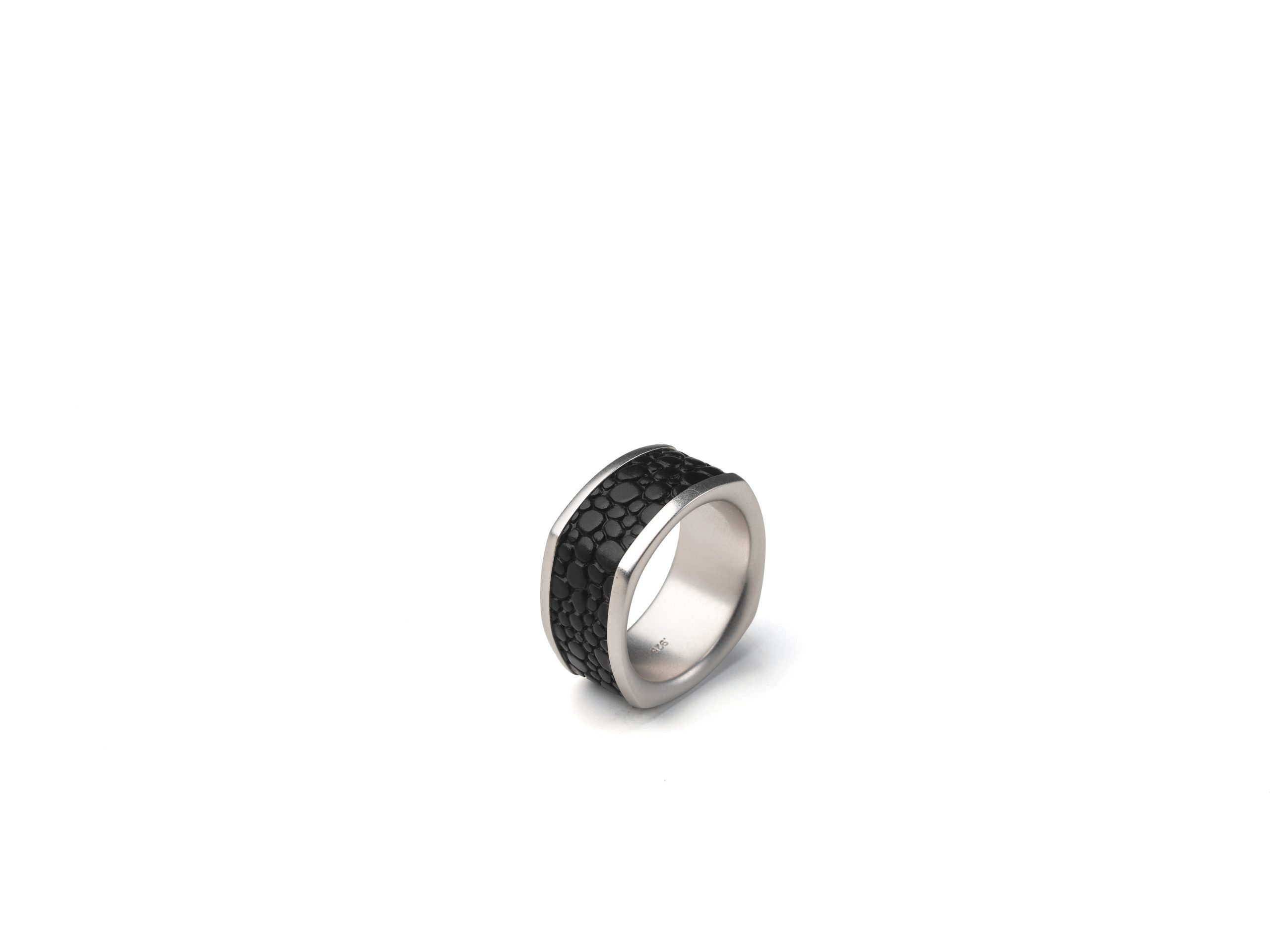 Hoxton Ring Black Collection-