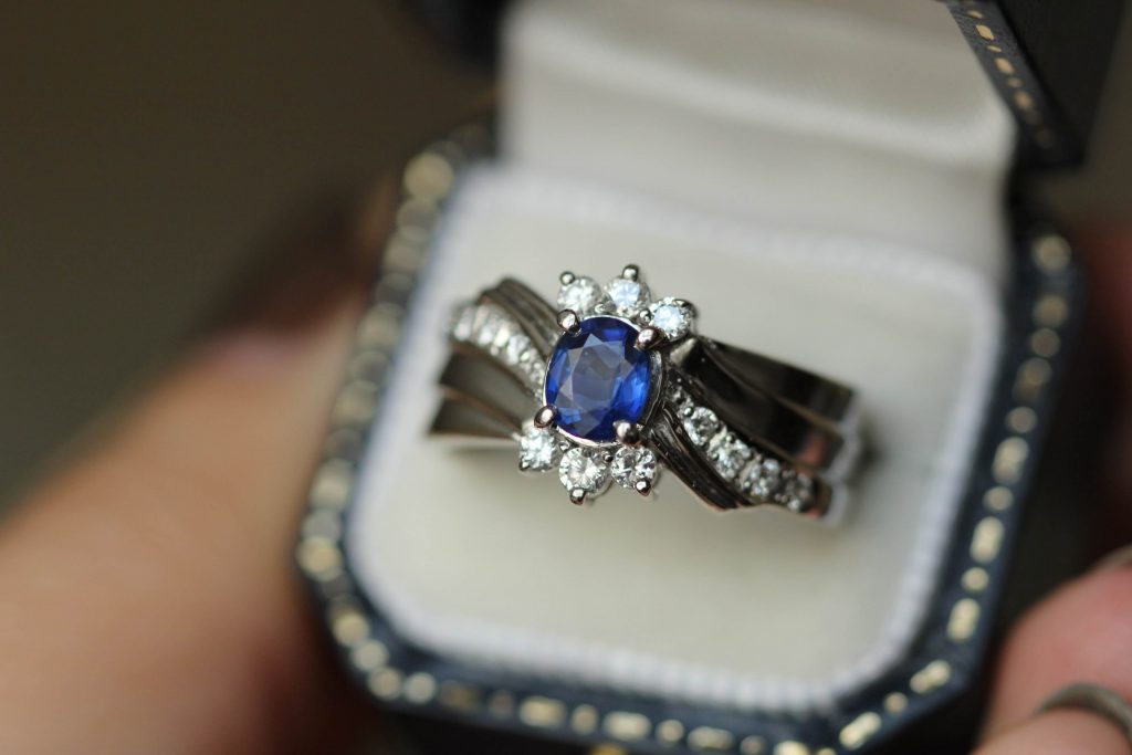 custom engagement rings in Melbourne 